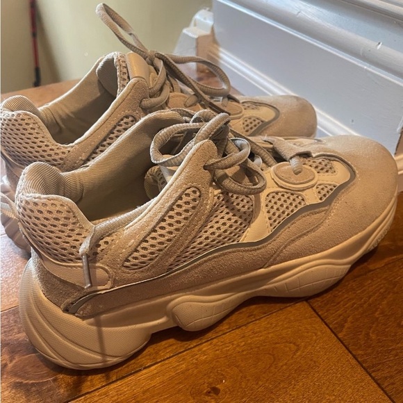 Shoes - Chic Beige Athletic Sneakers​